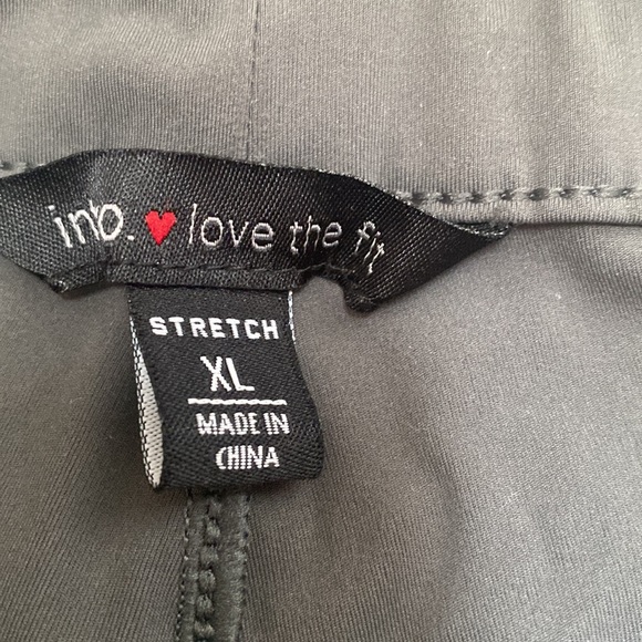 Intro Love the Fit Grey Stretch Pants. Size XL. Front pockets. Worn once. - Picture 5 of 8